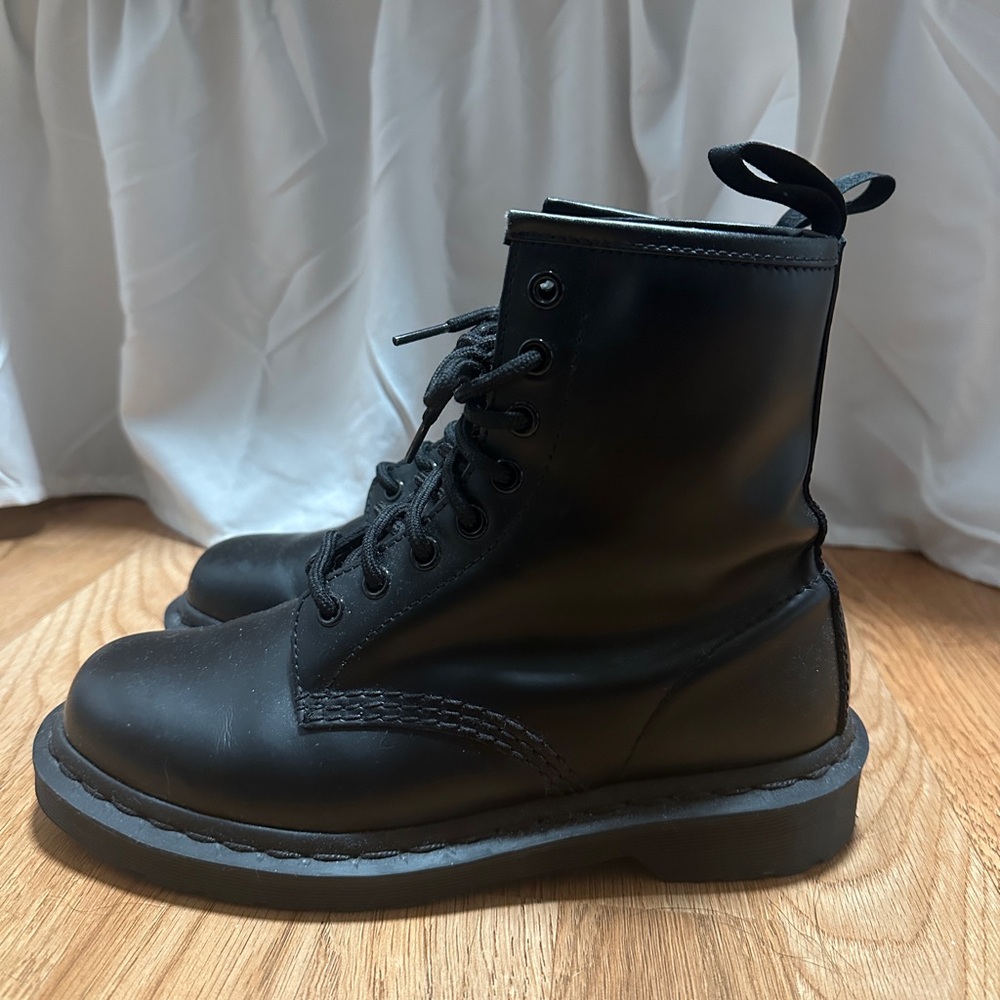 Doc martins size 7 women’s